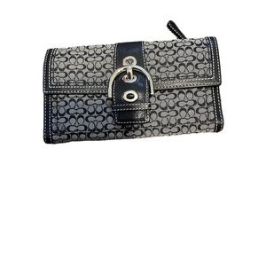 Vintage Coach wallet black white authentic
